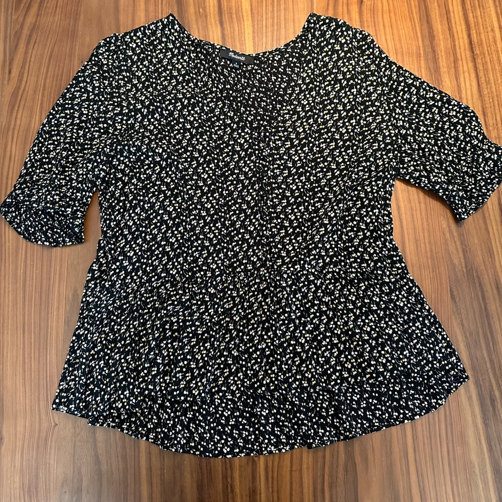 Madewell | Size: M | flower print drop waist blouse w buttons and puff sleeves